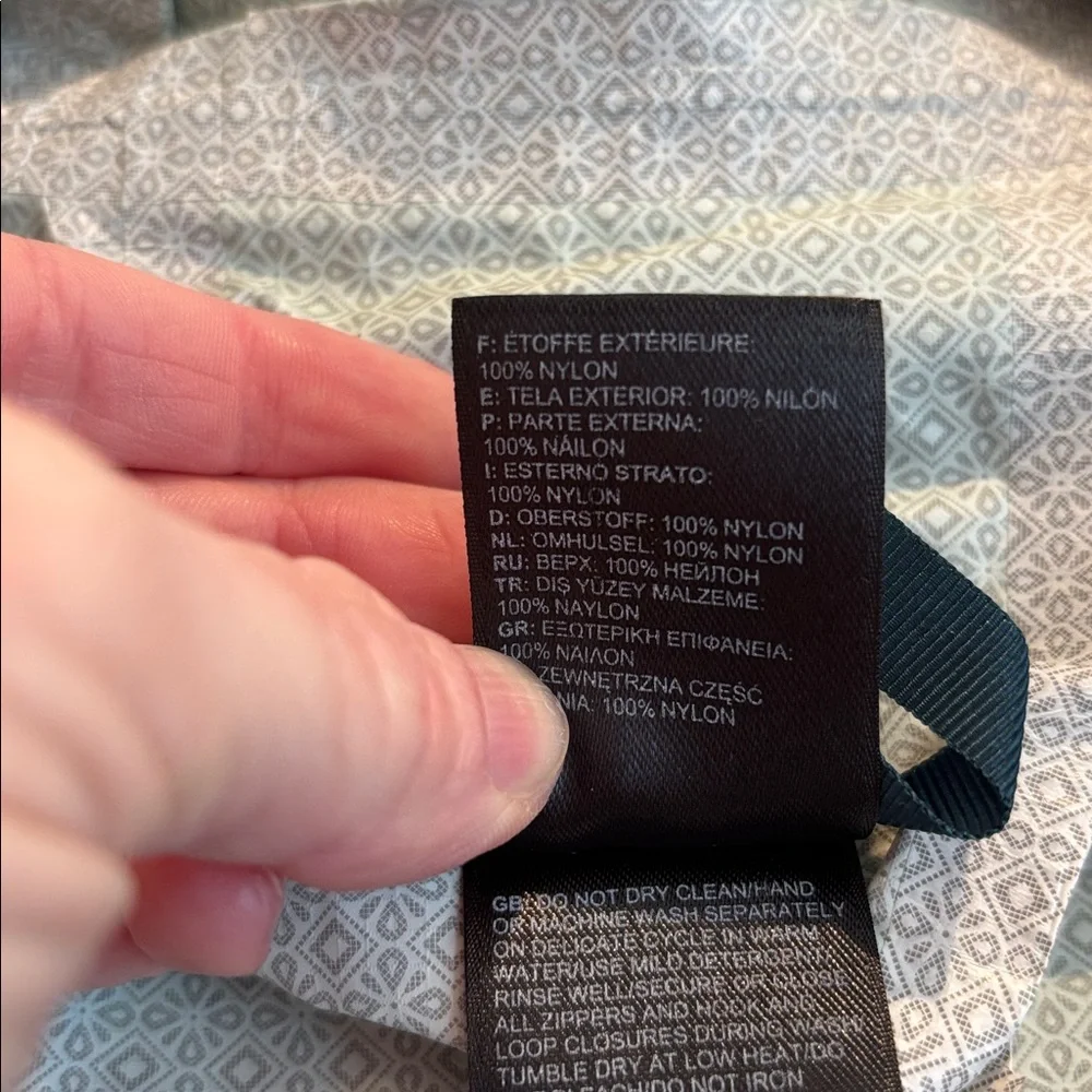 North Face Women’s Rain Jacket Full Zip Windbreaker Size Small - Picture 9 of 9